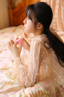 这个老阿姨很有女人味